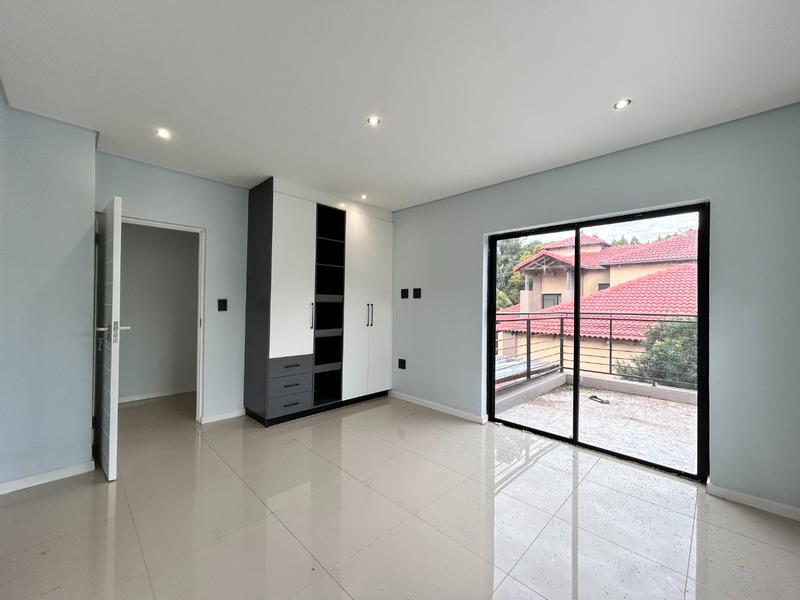 5 Bedroom Property for Sale in Melodie North West